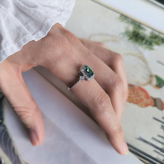 Серебряное кольцо с мистик топазом