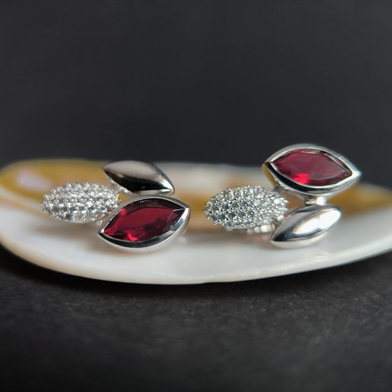 Серебряные серьги с гранатом nano 2.434ct