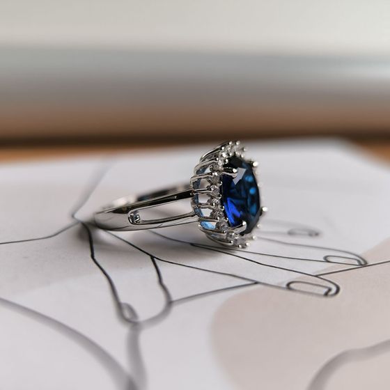 Серебряное кольцо с сапфиром nano 2.105ct