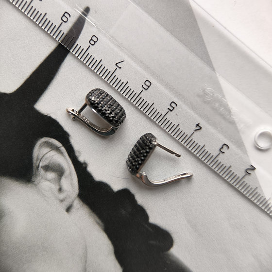 Серебряные серьги с фианитами