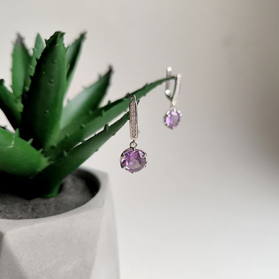 Серебряные серьги с александритом 6.837ct, фианитами