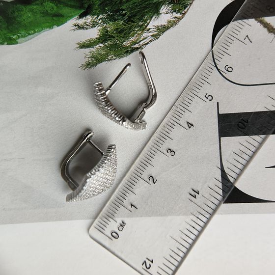 Серебряные серьги с фианитами Серебряные серьги с фианитами