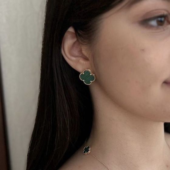 Золотые серьги с малахитом