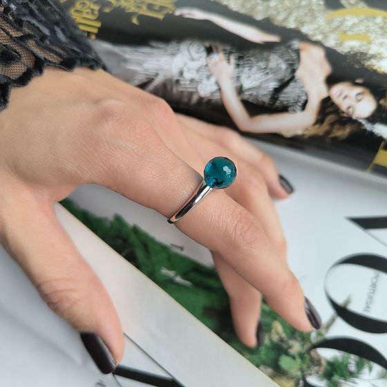 Серебряное кольцо с фианитами