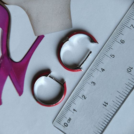 Серебряные серьги с фианитами, емаллю