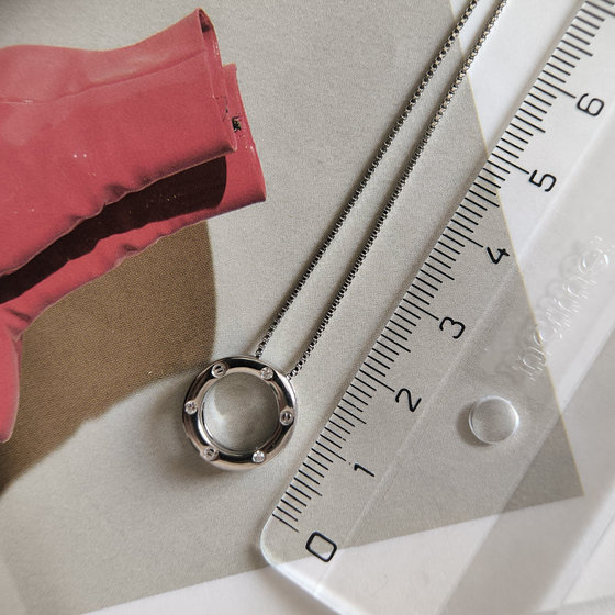 Серебряное колье с фианитами