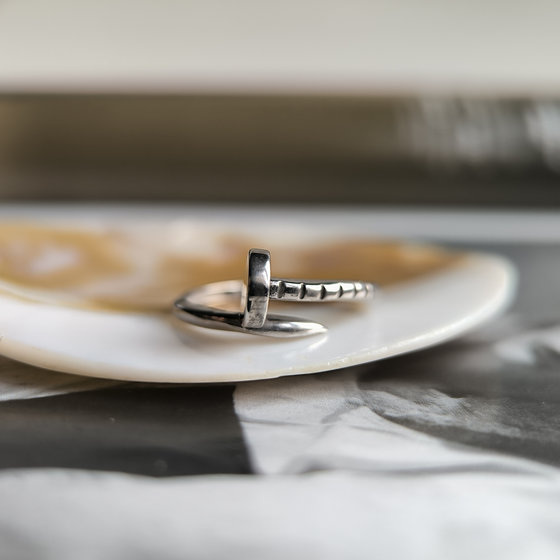 Серебряное кольцо без камней