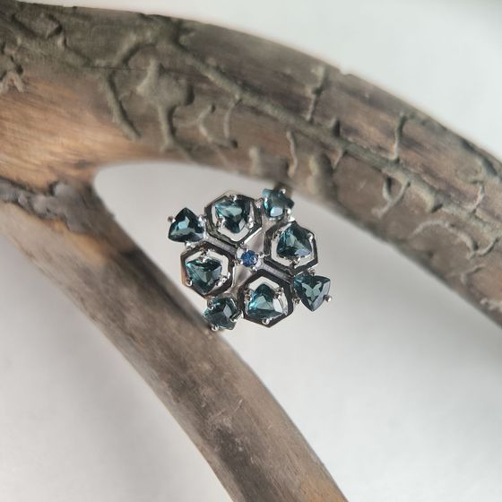 Серебряное кольцо с топазом Лондон Блю 1.728ct, топазом