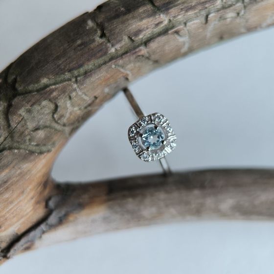 Серебряное кольцо с топазом 0.42ct