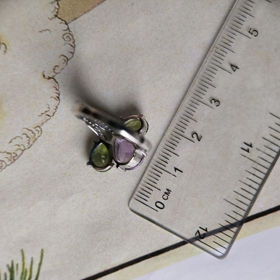 Серебряное кольцо с аметистом, хризолітом