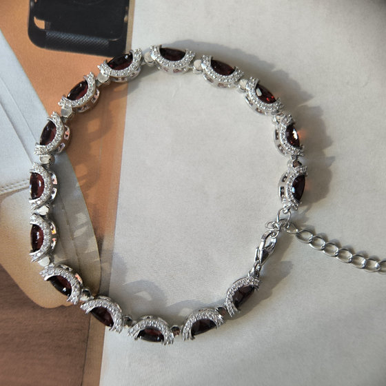 Серебряный браслет с гранатом 12.077ct