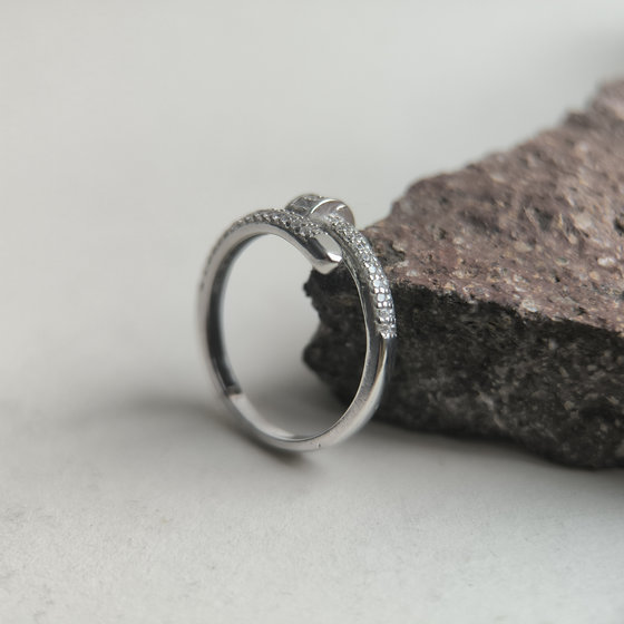 Серебряное кольцо с фианитами 0.62ct
