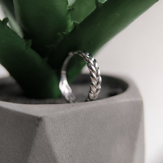 Серебряное кольцо без камней