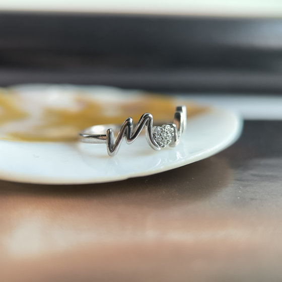 Серебряное кольцо с фианитами