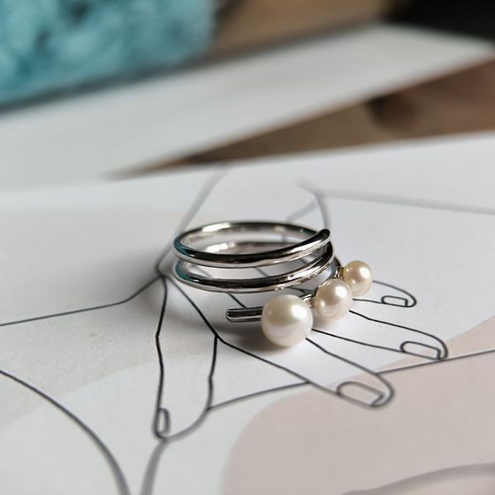 Серебряное кольцо с жемчугом