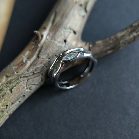 Серебряное кольцо с фианитами Серебряное кольцо с фианитами