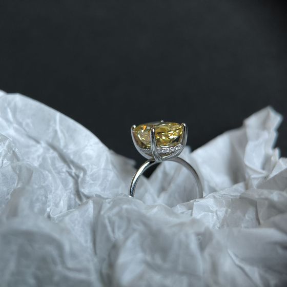 Серебряное кольцо с фианитами