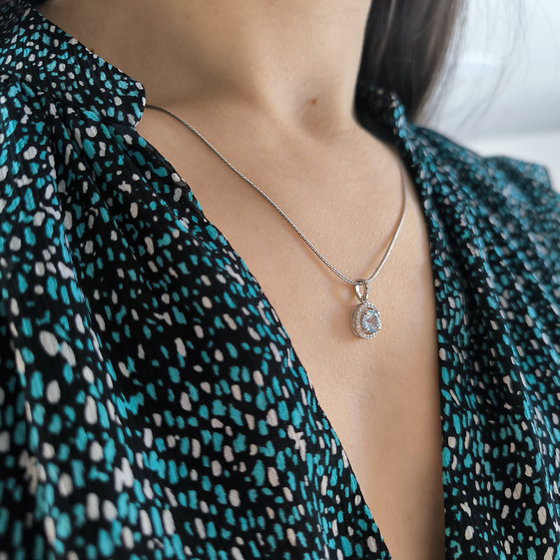 Серебряная подвеска с топазом 1.3ct, фианитами
