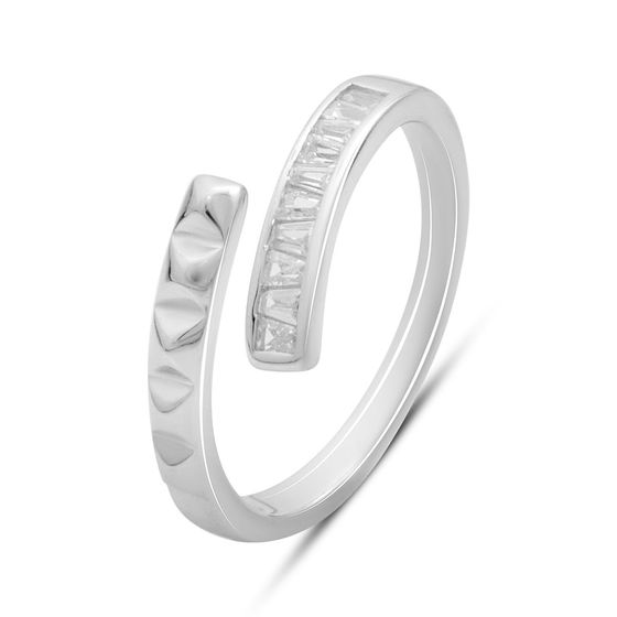 Серебряное кольцо с фианитами