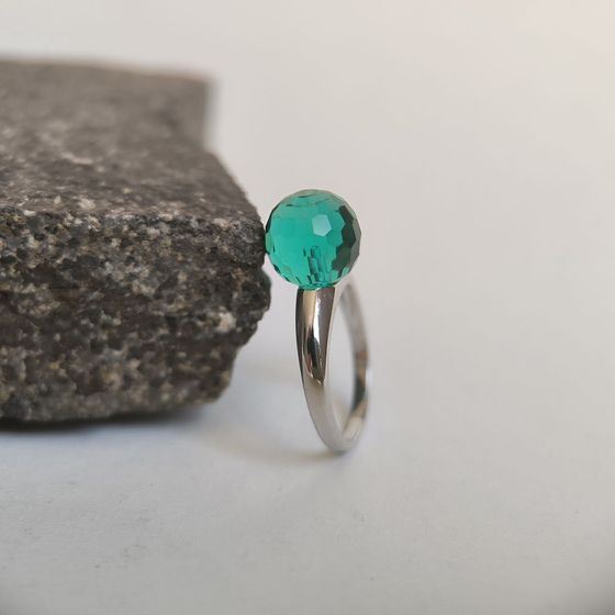 Серебряное кольцо с фианитами