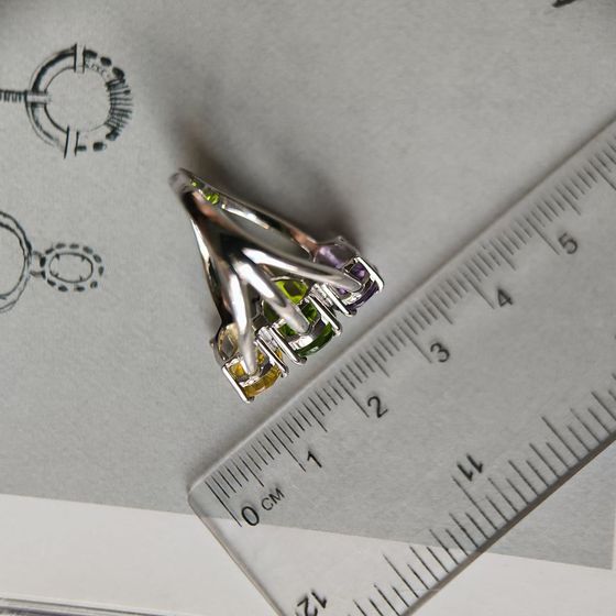 Серебряное кольцо с аметистом, хризолітом, цитрином