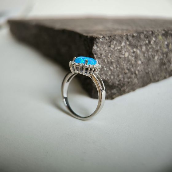 Серебряное кольцо с опалом