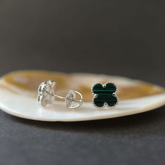 Серебряные серьги с малахитом