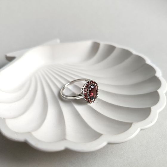 Серебряное кольцо с гранатом 2.82ct