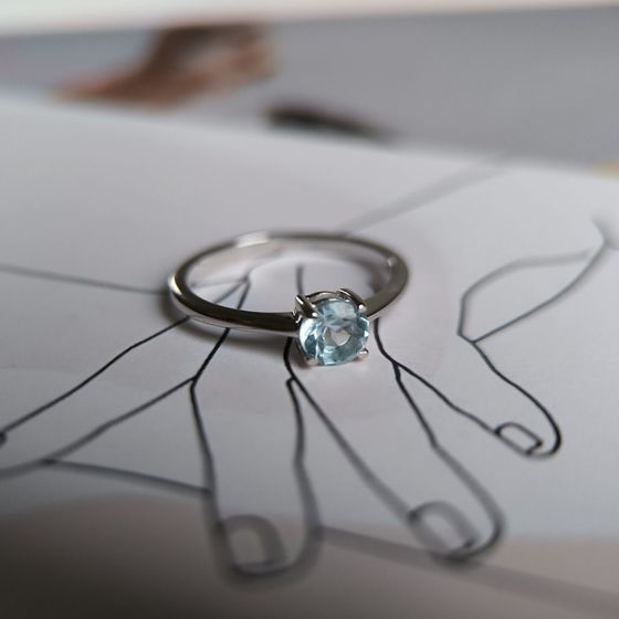 Серебряное кольцо с топазом 0.605ct