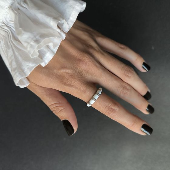 Серебряное кольцо с фианитами, емаллю