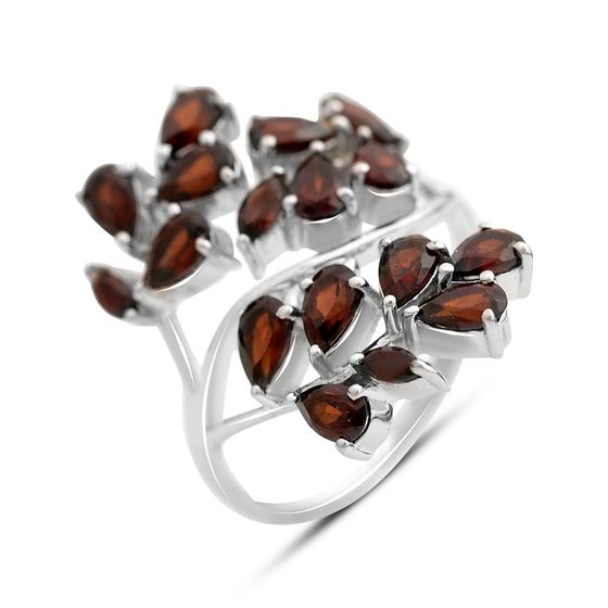 Серебряное кольцо с гранатом 4.117ct