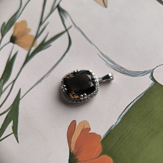 Серебряная подвеска с раухтопазом (дымчатым кварцем) 5.095ct, фианитами