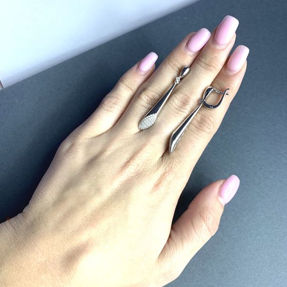 Серебряные серьги с фианитами