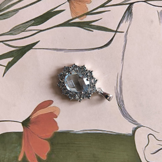 Серебряная подвеска с топазом 4.447ct