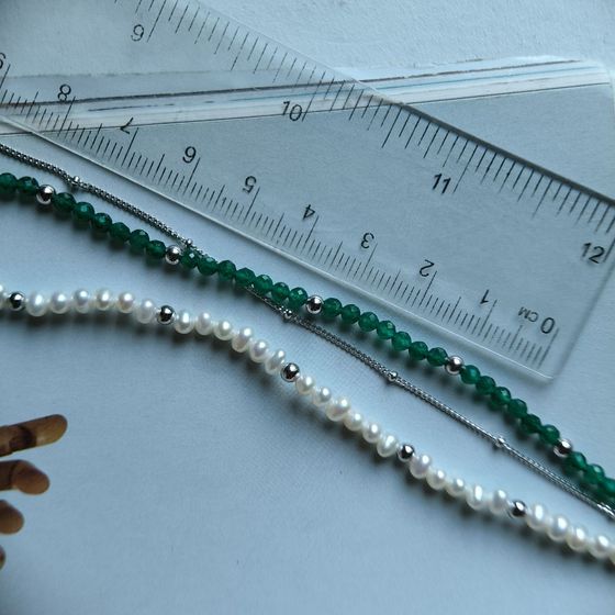 Серебряное колье с жемчугом барочным, зеленим жадеїдом