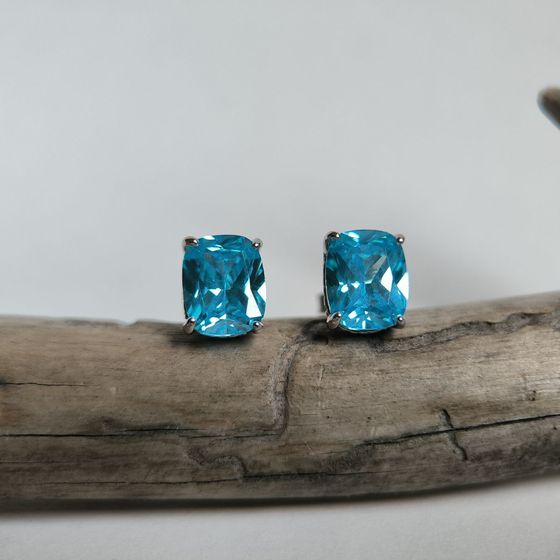 Серебряные серьги с топазом