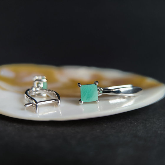 Серебряные серьги с изумрудом 1.13ct