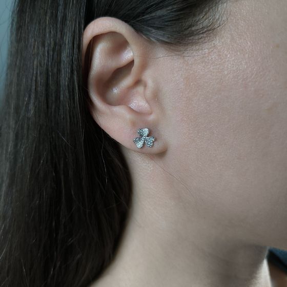 Серебряные серьги с фианитами