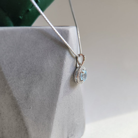 Серебряная подвеска с топазом 1.3ct, фианитами