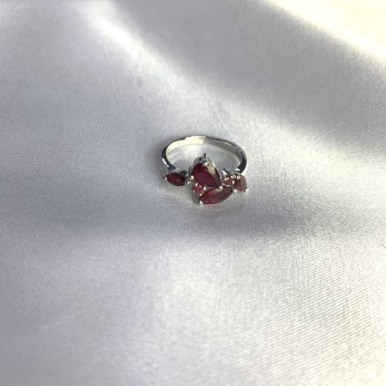 Серебряное кольцо с рубином 2.527ct