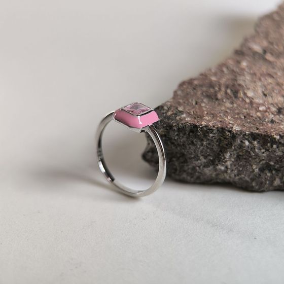 Серебряное кольцо с фианитами, емаллю