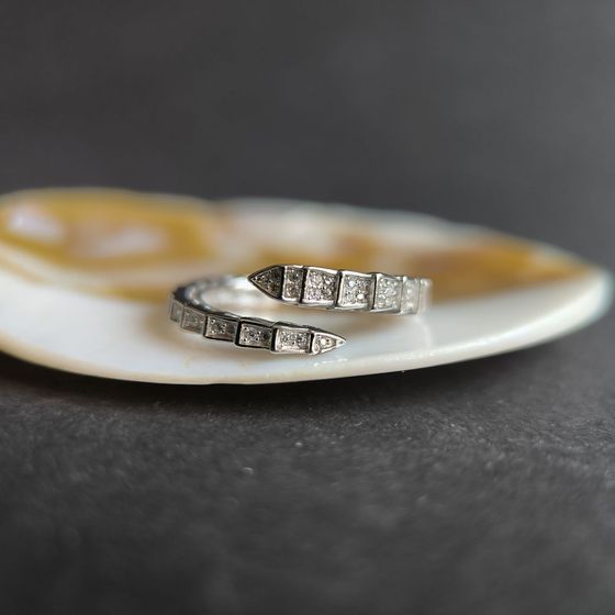 Серебряное кольцо с фианитами