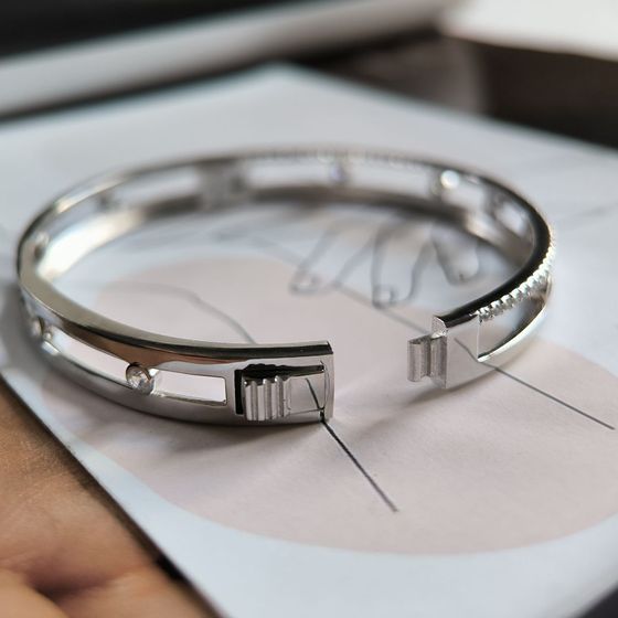 Серебряный браслет с фианитами