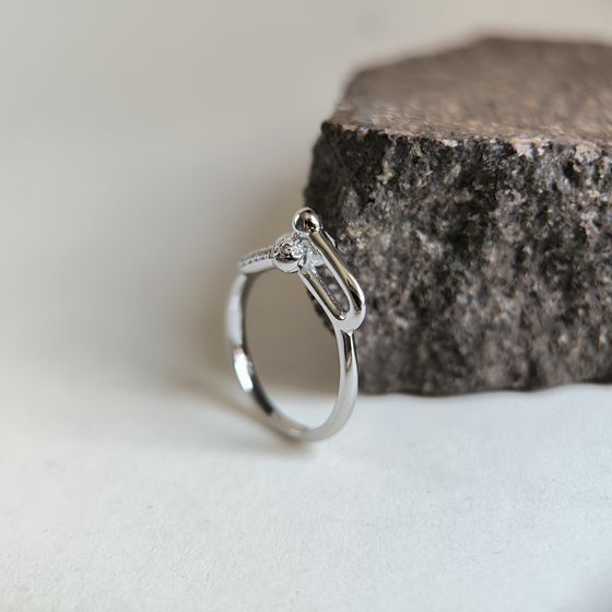 Серебряное кольцо с фианитами