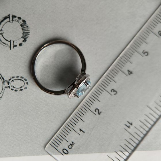 Серебряное кольцо с топазом 1.544ct