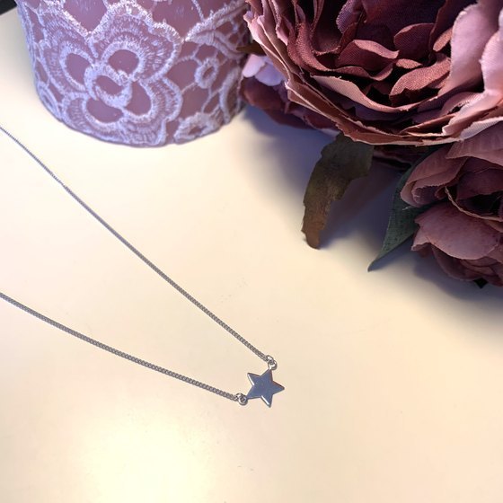 Серебряное колье без камней