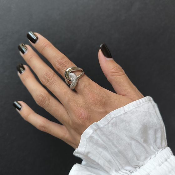 Серебряное кольцо с фианитами Серебряное кольцо с фианитами