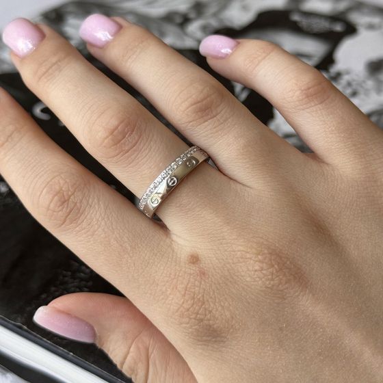 Серебряное кольцо с фианитами Серебряное кольцо с фианитами
