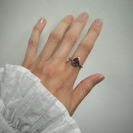Серебряное кольцо с рубином 1.513ct, фианитами