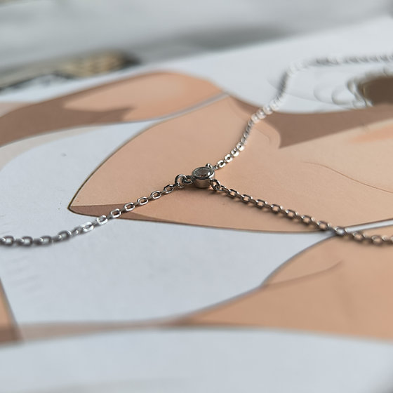 Серебряное колье с фианитами